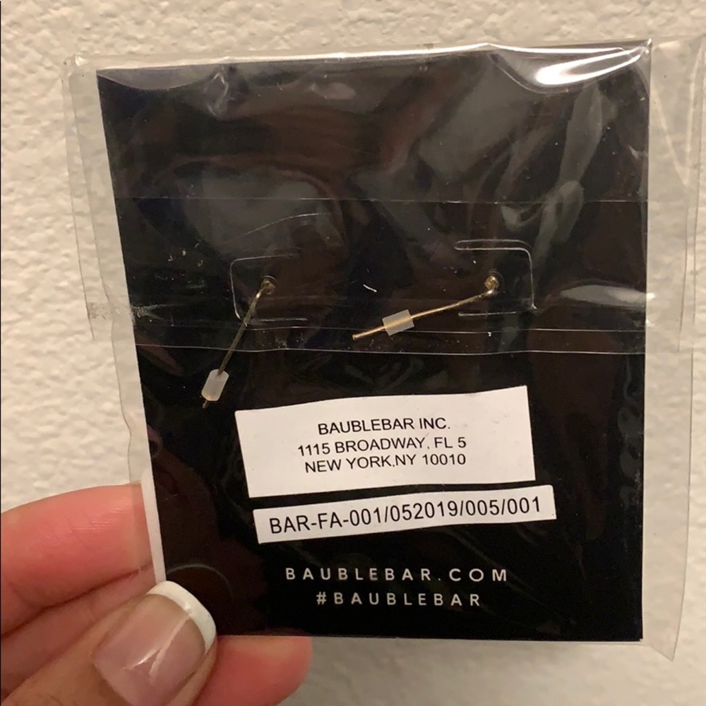 BaubleBar earrings Farrah ear crawler FABFITFUN - Picture 2 of 2